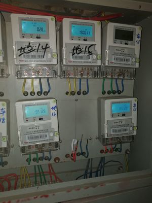 電力公司工作人員強拆電表!